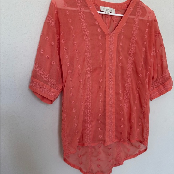Olive & Oak Coral Sheer Blouse - Picture 2 of 9